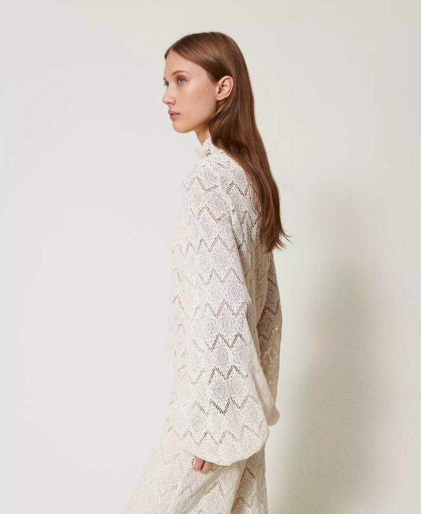 Bluse aus Makrameespitze