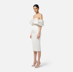 Kleid aus Duchesse mit 3D-Ausschnitt