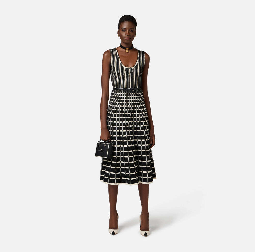 Midi-Kleid aus Viskose mit Minirüschen