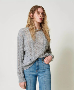 Pullover aus Mohairmischung mit Zöpfen und Cut-out