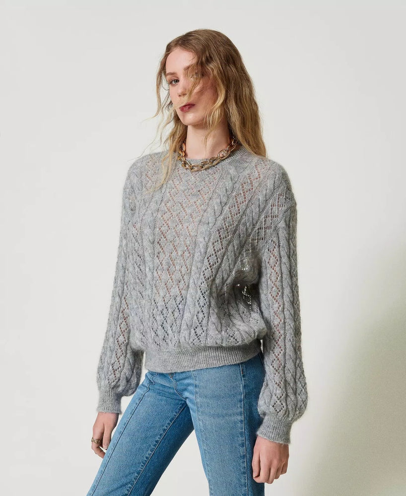 Pullover aus Mohairmischung mit Zöpfen und Cut-out