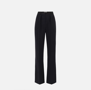 Hose aus leichtem Crêpe mit Smoking-Details
