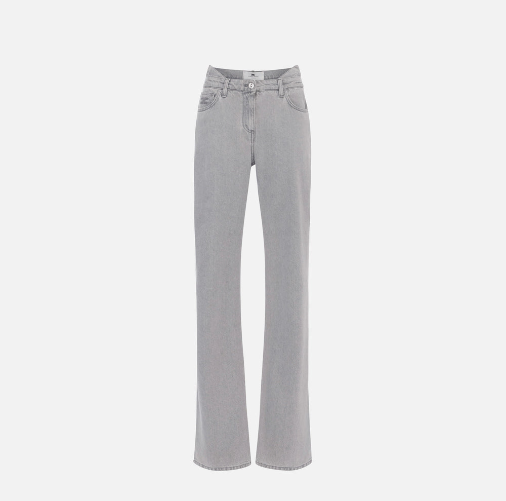Jeans mit Doppelbund und aufgesticktem Logo