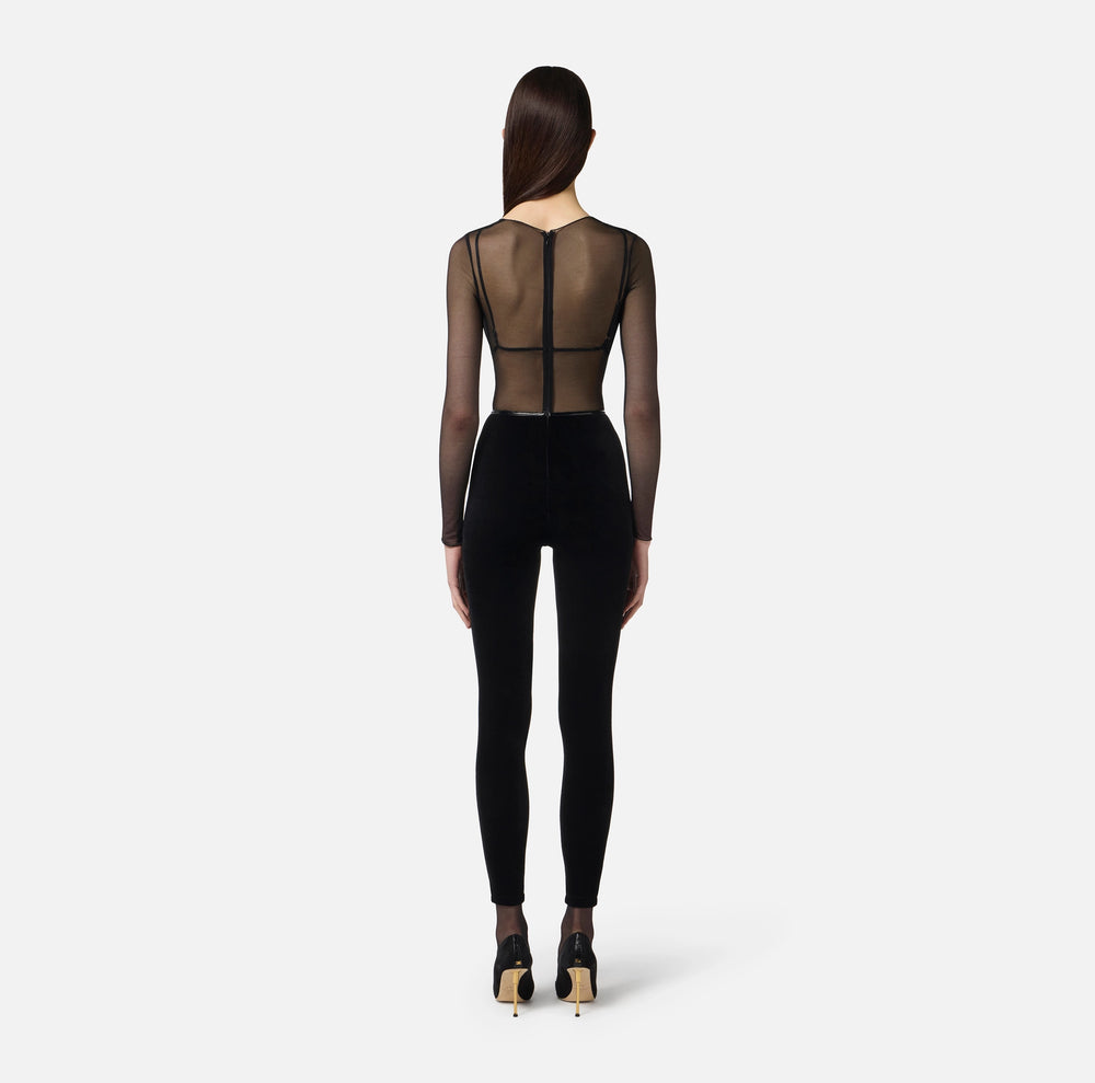 Tuta in tulle e velluto con dettagli in vinile